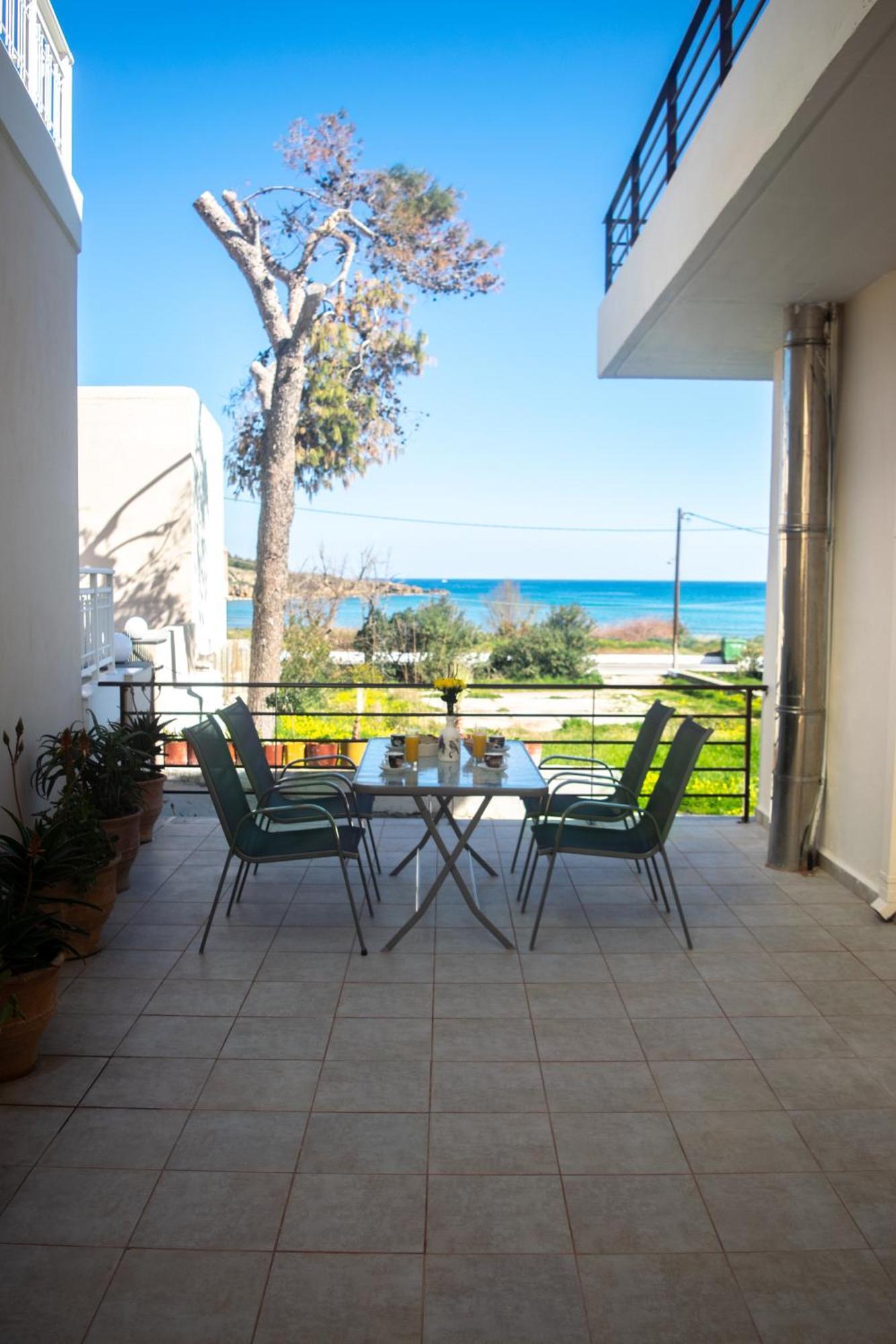 Apartment Next To The Beach Kato Daratso Dış mekan fotoğraf